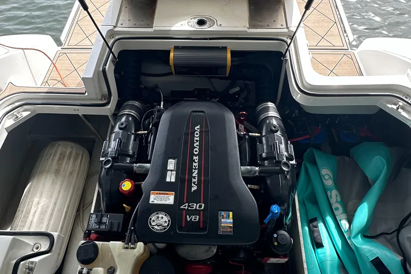 Slide: The Image of Volvo Penta 430 V8 engine in a 2015 Cobalt R7 boat. - 29
