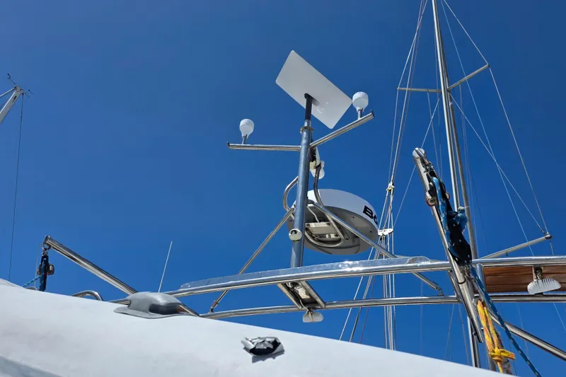 Slide: The Image of Sailboat equipment on Jeanneau 49 Performance, 2007 model, under clear blue sky. - 15