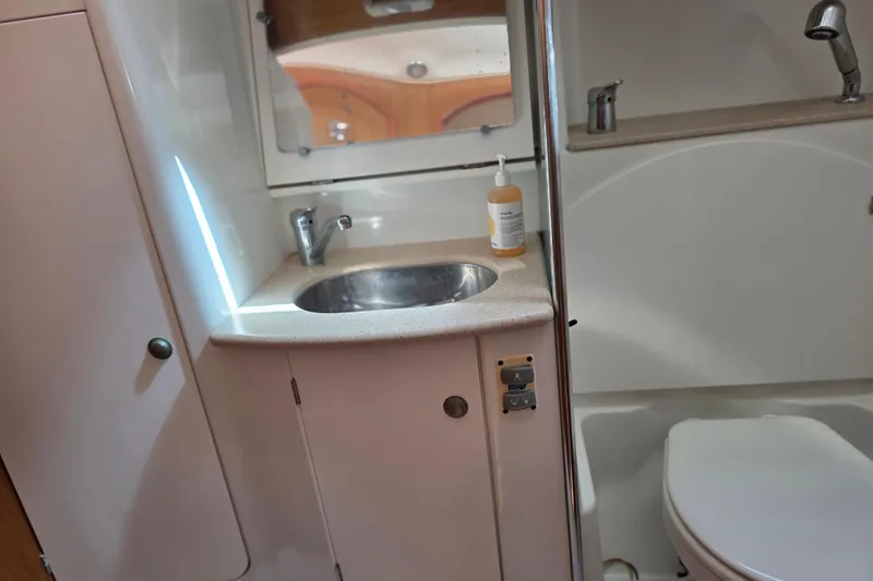 Slide: The Image of Bathroom of Jeanneau Sun Odyssey 49 Performance 2007 yacht. - 45