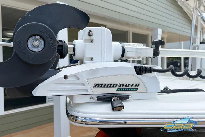Slide: The Image of Minn Kota Riptide motor on 2014 Sea Hunt BX 22 Pro boat. - 11