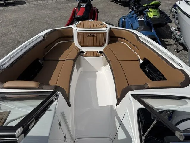 Slide: The Image of Yamaha 252SD 2025 - 10