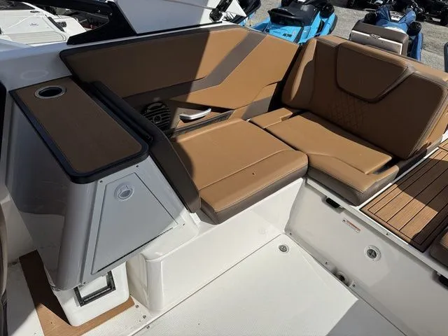 Slide: The Image of Yamaha 252SD 2025 - 19