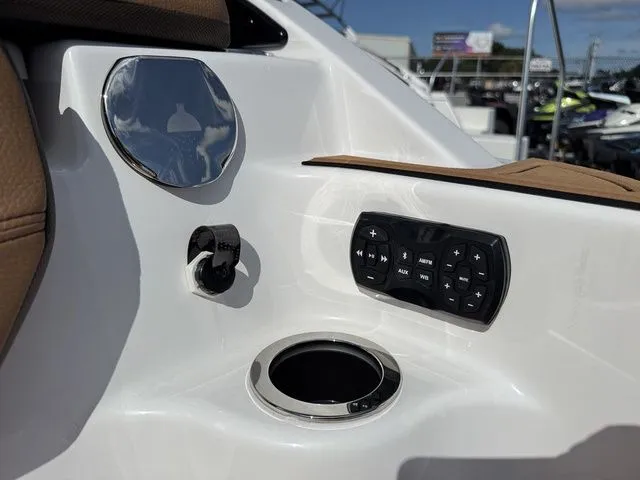 Slide: The Image of Yamaha 252SD 2025 - 3