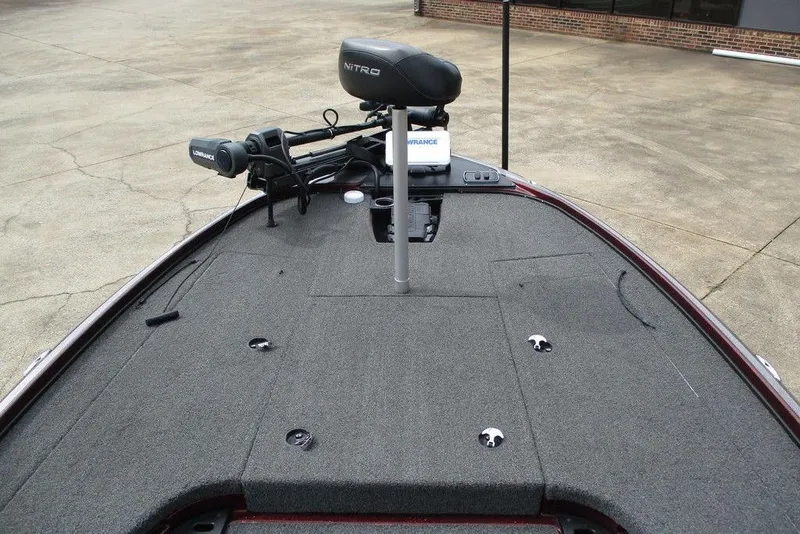 Slide: The Image of 2023 Nitro Z18 boat deck with fishing seat and equipment. - 8