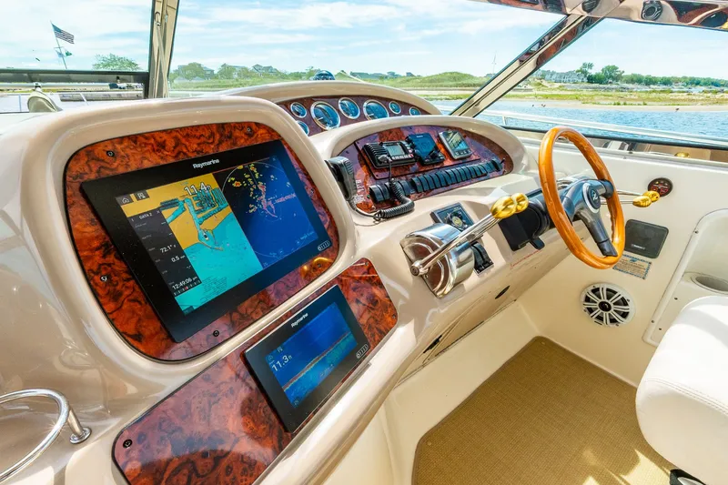 Slide: The Image of Sea Ray 380 Sundancer 2000 - 19