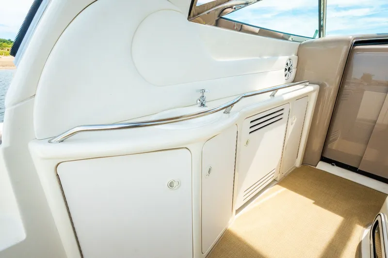 Slide: The Image of Sea Ray 380 Sundancer 2000 - 24