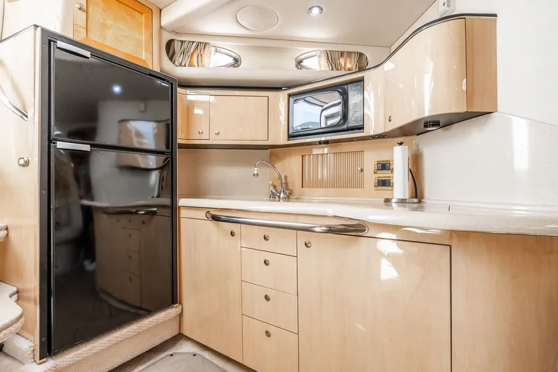 Slide: The Image of Sea Ray 380 Sundancer 2000 - 30