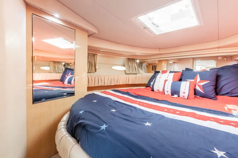 Slide: The Image of Sea Ray 380 Sundancer 2000 - 34