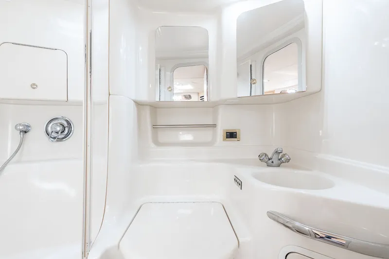 Slide: The Image of Sea Ray 380 Sundancer 2000 - 35