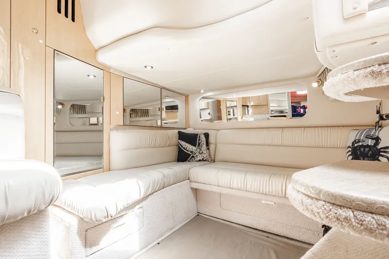 Slide: The Image of Sea Ray 380 Sundancer 2000 - 37