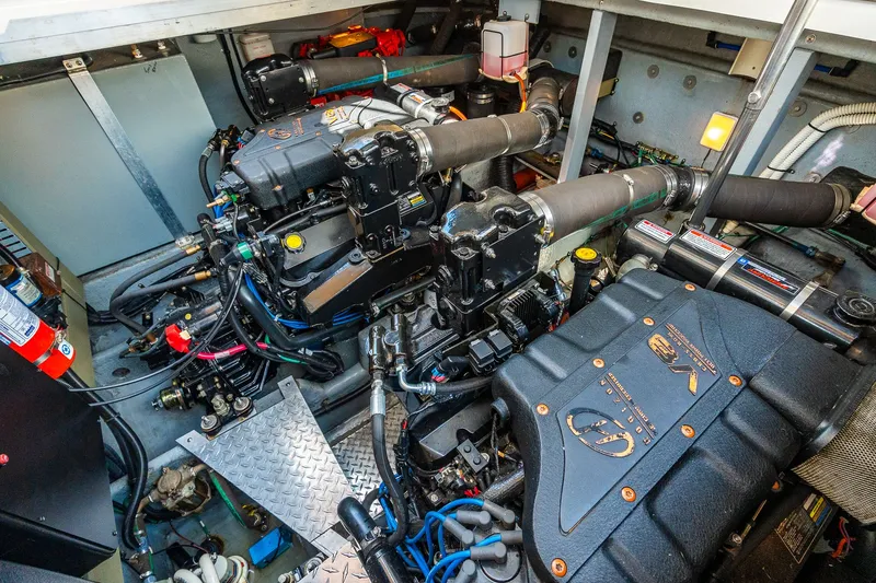 Slide: The Image of Sea Ray 380 Sundancer 2000 - 40