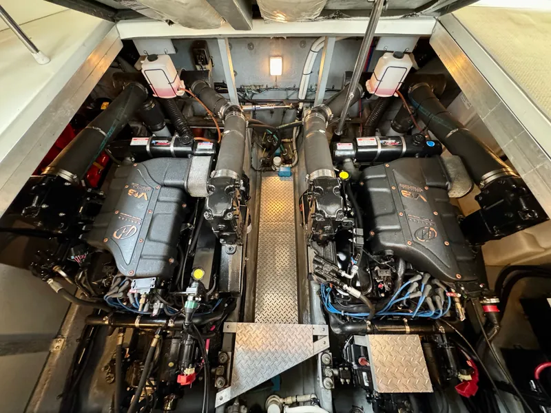 Slide: The Image of Sea Ray 380 Sundancer 2000 - 43