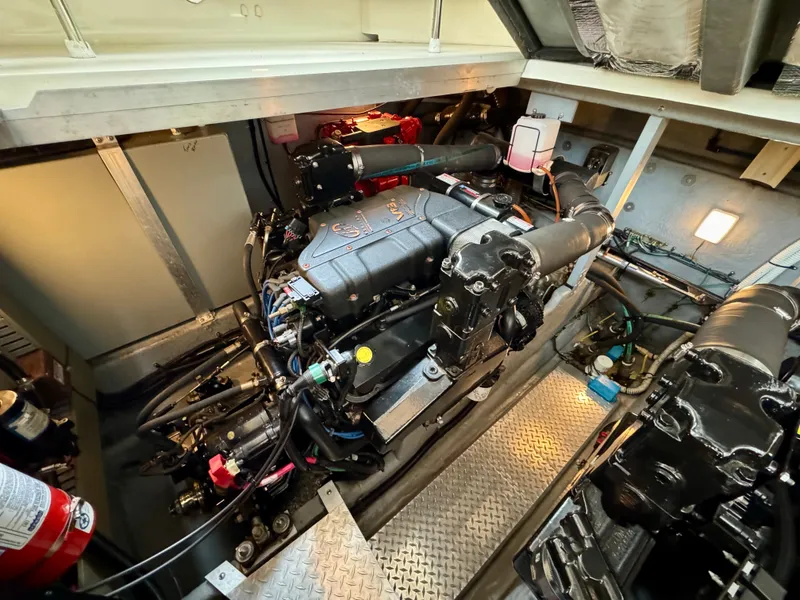 Slide: The Image of Sea Ray 380 Sundancer 2000 - 44