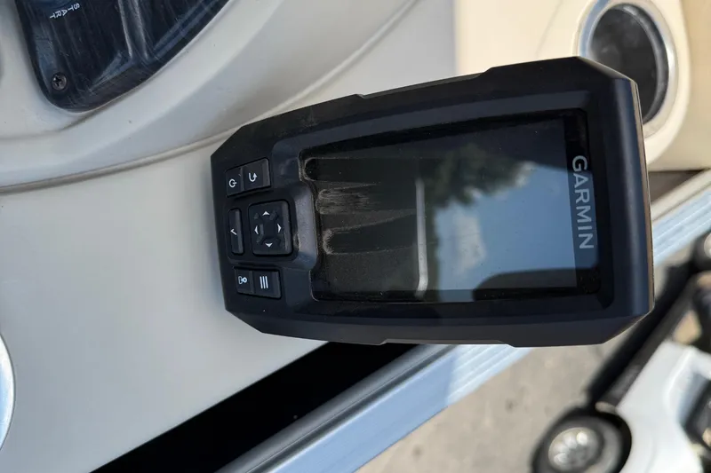 Slide: The Image of Garmin device on 2019 SunChaser Geneva Cruise 22 LR PSB boat dashboard. - 11