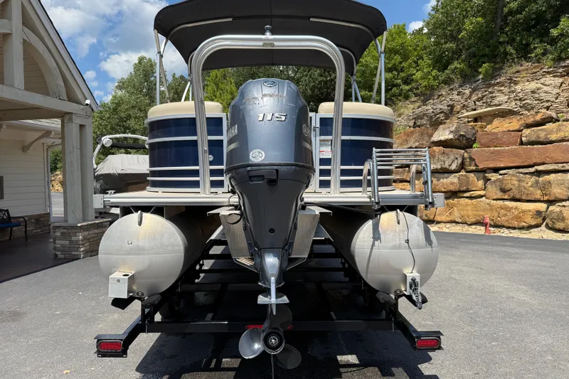 Slide: The Image of 2019 SunChaser Geneva Cruise 22 LR PSB pontoon boat with Yamaha outboard motor. - 5