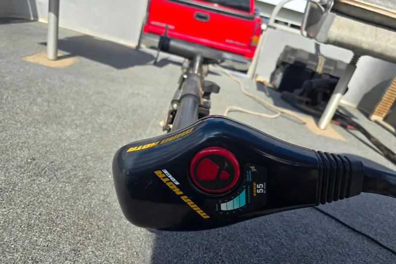 Slide: The Image of Close-up of a Minn Kota motor control on a Starcraft SD200, 1988 model. - 9