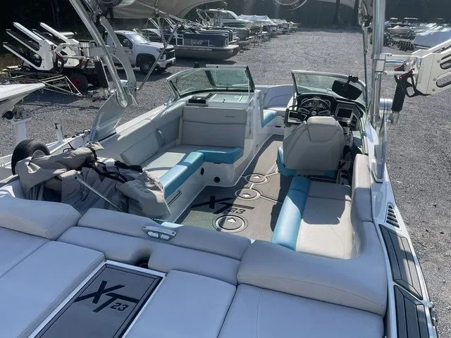 Slide: The Image of MasterCraft XT23 2020 - 3