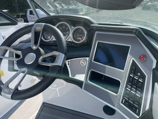 Slide: The Image of MasterCraft XT23 2020 - 6