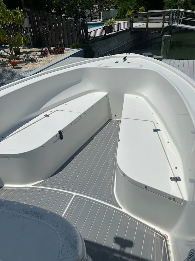 Slide: The Image of Mako 212 Center Console 2008 - 14