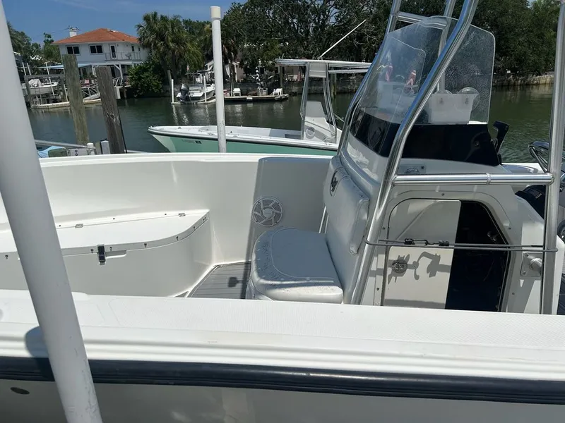 Slide: The Image of Mako 212 Center Console 2008 - 17