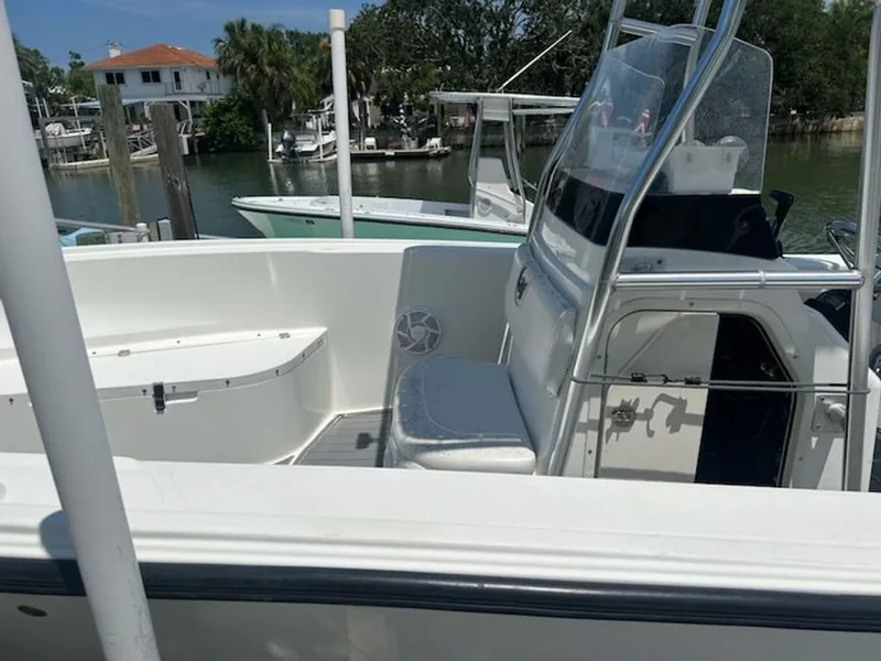 Slide: The Image of Mako 212 Center Console 2008 - 18