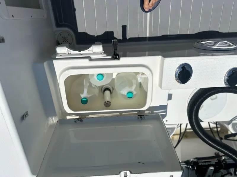 Slide: The Image of Mako 212 Center Console 2008 - 20