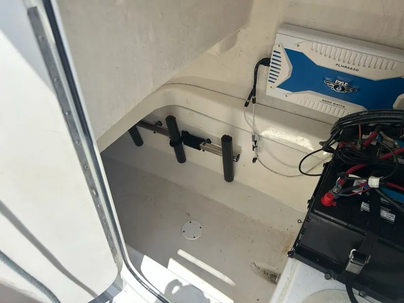 Slide: The Image of Mako 212 Center Console 2008 - 24