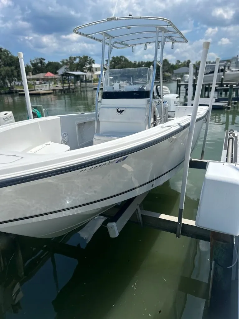 Slide: The Image of Mako 212 Center Console 2008 - 3