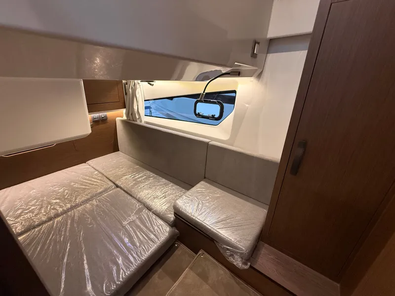Slide: The Image of Beneteau Antares 11 Fly 2026 - 11