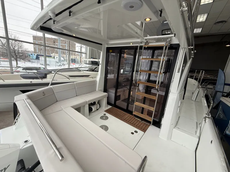 Slide: The Image of Beneteau Antares 11 Fly 2026 - 15