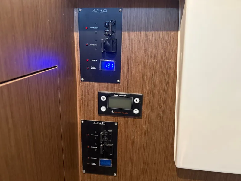 Slide: The Image of Beneteau Antares 11 Fly 2026 - 8