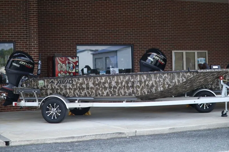 The Image of Avid 18 Commander 2026 - 1