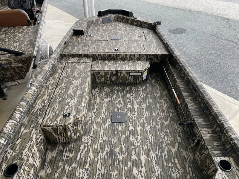 Slide: The Image of Avid 18 Commander 2026 - 3