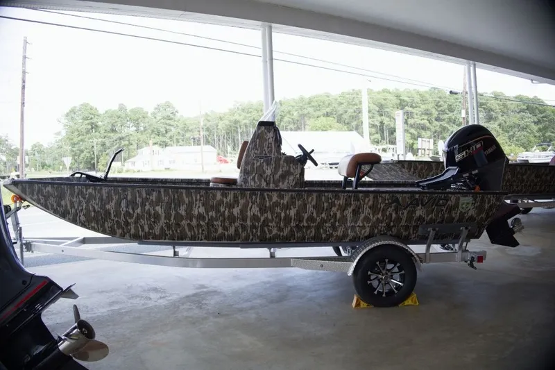 Slide: The Image of Avid 20 CC ROGUE 2026 - 3