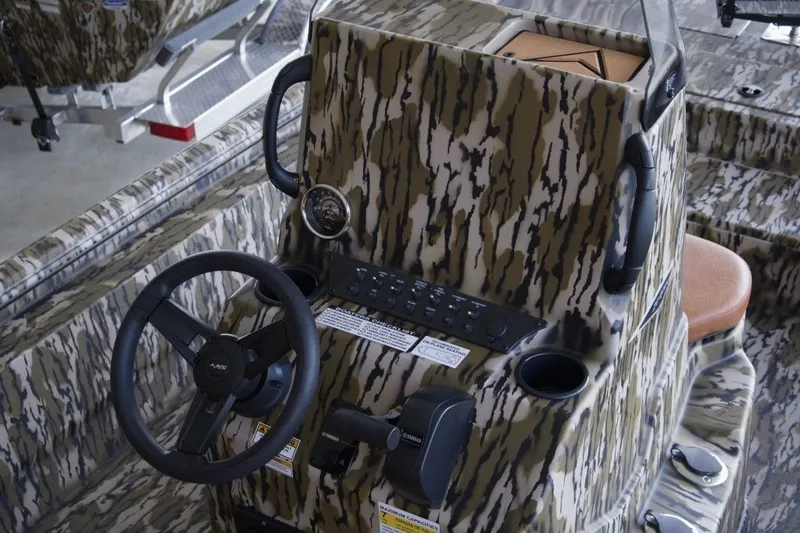 Slide: The Image of Avid 20 CC ROGUE 2026 - 7