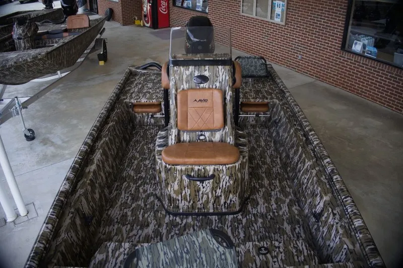 Slide: The Image of Avid 20 CC ROGUE 2026 - 9