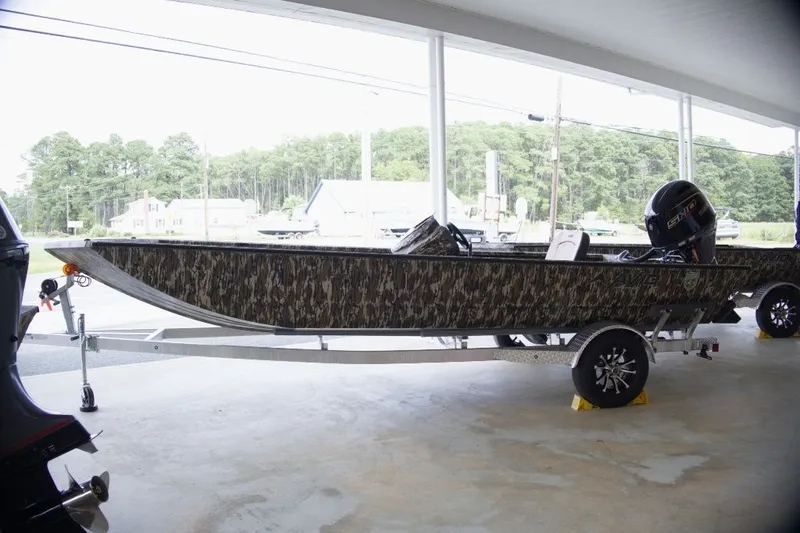 Slide: The Image of Avid 20 SC Rogue 2026 - 3