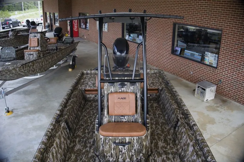 Slide: The Image of Avid 22 CC Rogue 2026 - 10