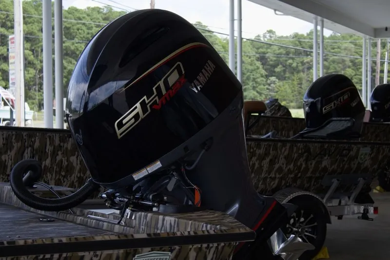 Slide: The Image of Avid 22 CC Rogue 2026 - 3