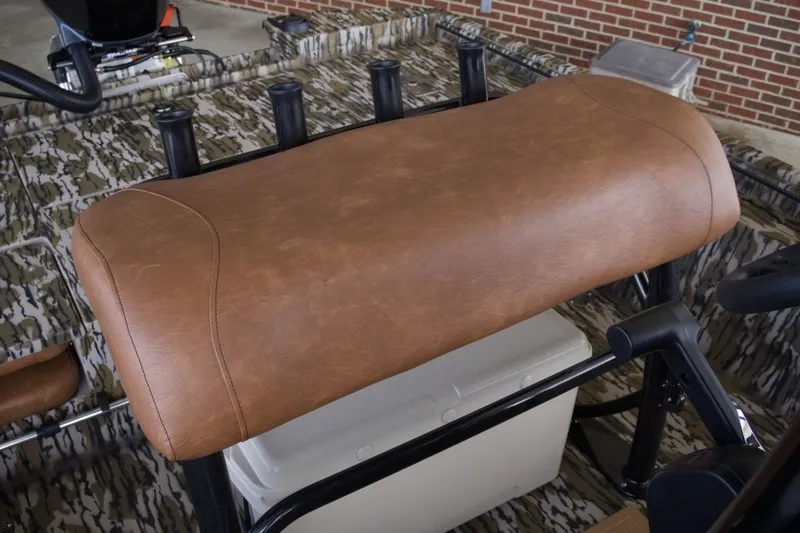 Slide: The Image of Avid 22 CC Rogue 2026 - 8