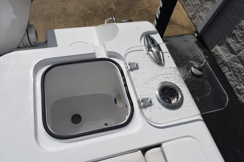 Slide: The Image of Livewell and sink on 2026 Sea Hunt Gamefish 27 Forward Seating boat. - 30