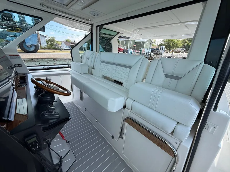 Slide: The Image of Tiara 48LS 2026 - 11