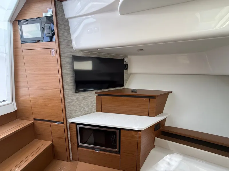 Slide: The Image of Tiara 48LS 2026 - 14