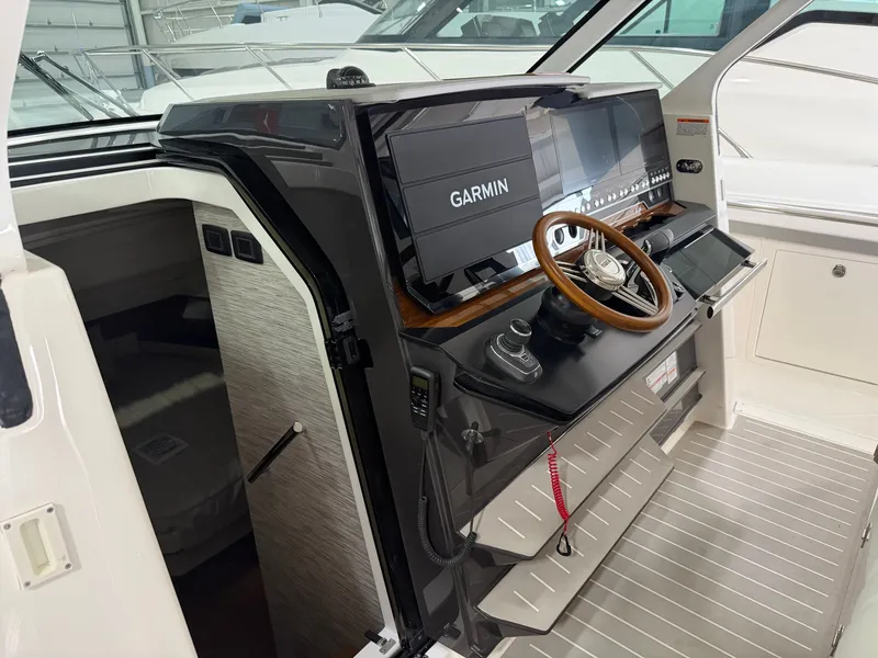 Slide: The Image of Tiara 48LS 2026 - 18