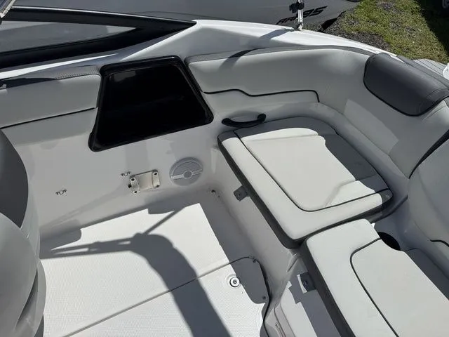 Slide: The Image of Yamaha SX190 2025 - 15