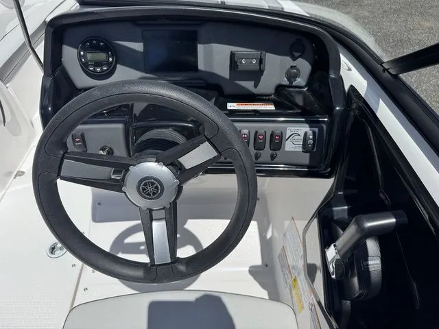 Slide: The Image of Yamaha SX190 2025 - 17