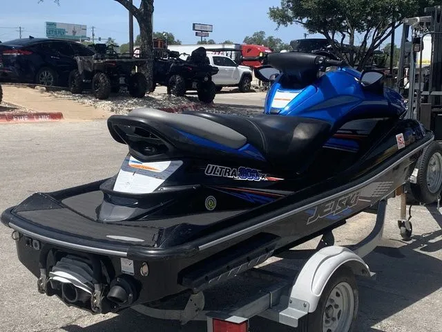 Slide: The Image of Kawasaki Jet Ski Ultra 2012 - 4