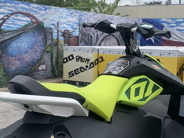 Slide: The Image of Sea-Doo Spark Trixx 2-up Rotax 900 H.O. ACE IBR 2021 - 10