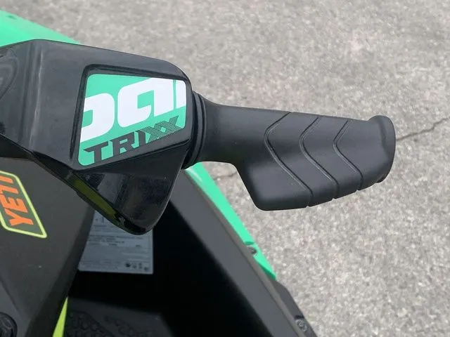 Slide: The Image of Sea-Doo Spark Trixx 2-up Rotax 900 H.O. ACE IBR 2021 - 13