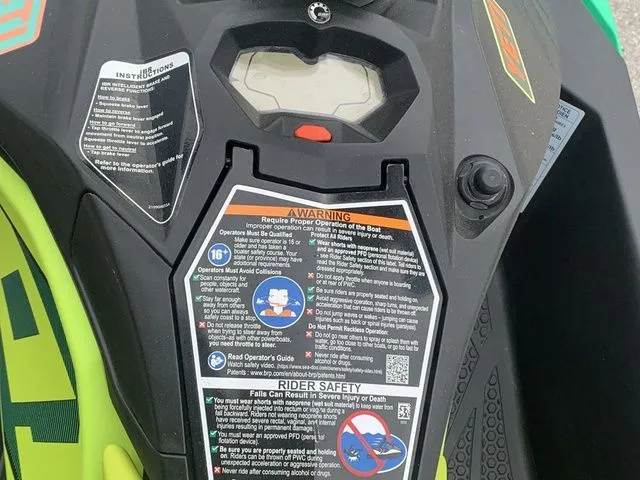 Slide: The Image of Sea-Doo Spark Trixx 2-up Rotax 900 H.O. ACE IBR 2021 - 14